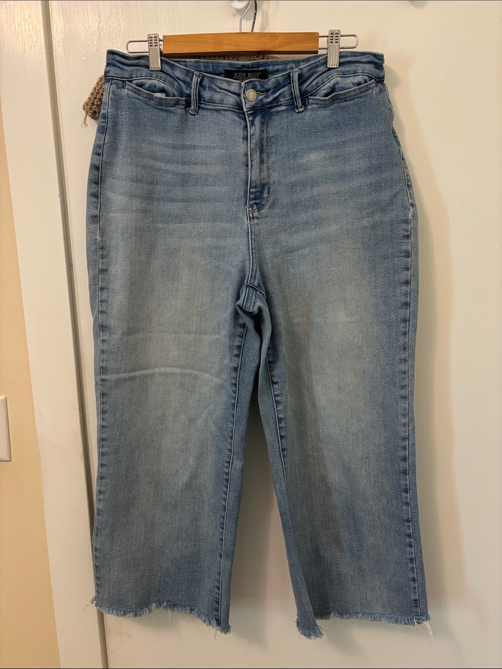 Judy Blue Light Wash Cropped Wide-Leg Jeans